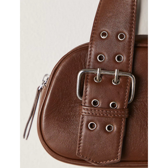 Free People Espresso Brown Soft Leather Roud Rivets Zip Lined Say Yes Bag NWT - Picture 3 of 4